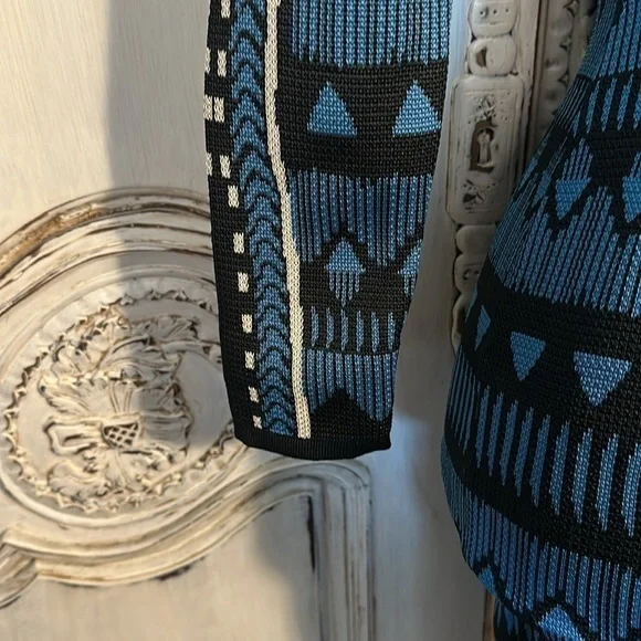 Jealous Tomato Geo Graphic Long Sleeve Deep V Neck Body con Knit Dress Size S - Picture 7 of 11